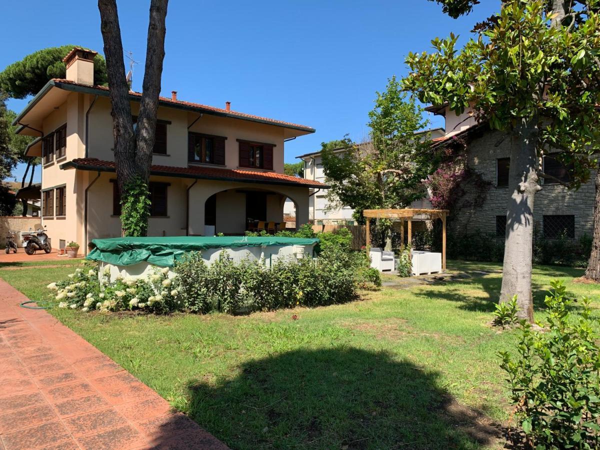 Villa Gabry E Villa Fiorita กาไมโยเร ภายนอก รูปภาพ