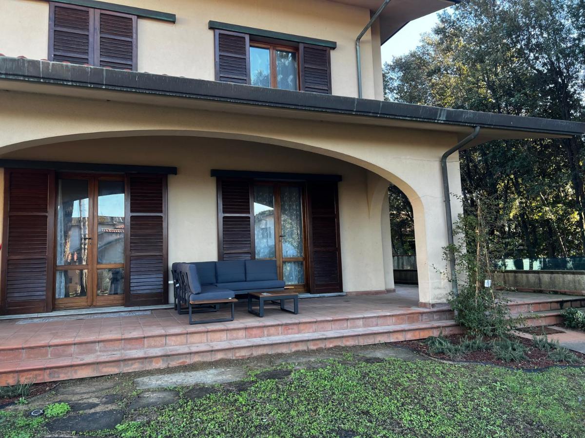 Villa Gabry E Villa Fiorita กาไมโยเร ภายนอก รูปภาพ